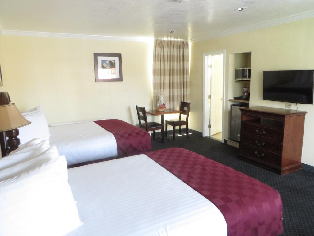 Best Inn & Suites Buena Park Esterno foto