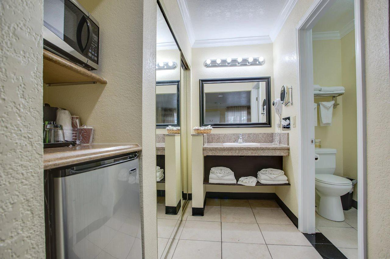 Best Inn & Suites Buena Park Esterno foto